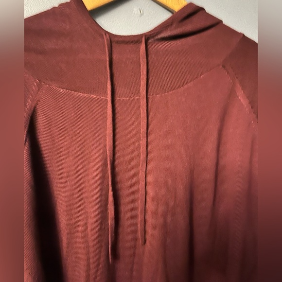 Deep Burgundy Away Hoodie w/ Nexk Cozyness & Kangaroo 🦘 Pockets w/ Zippers!! - Picture 7 of 8